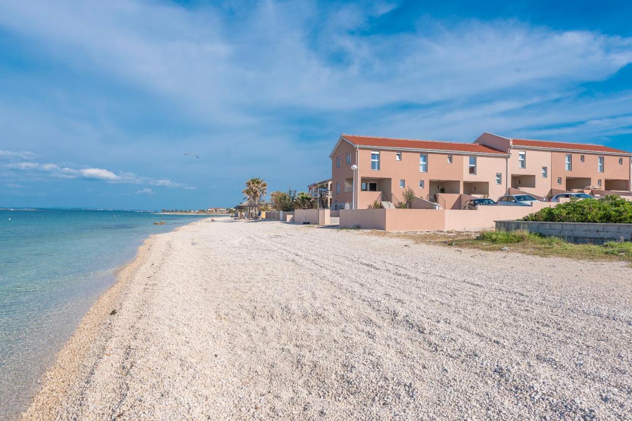 Luxury Apartments - La Vir 1 & 2 Luaran gambar