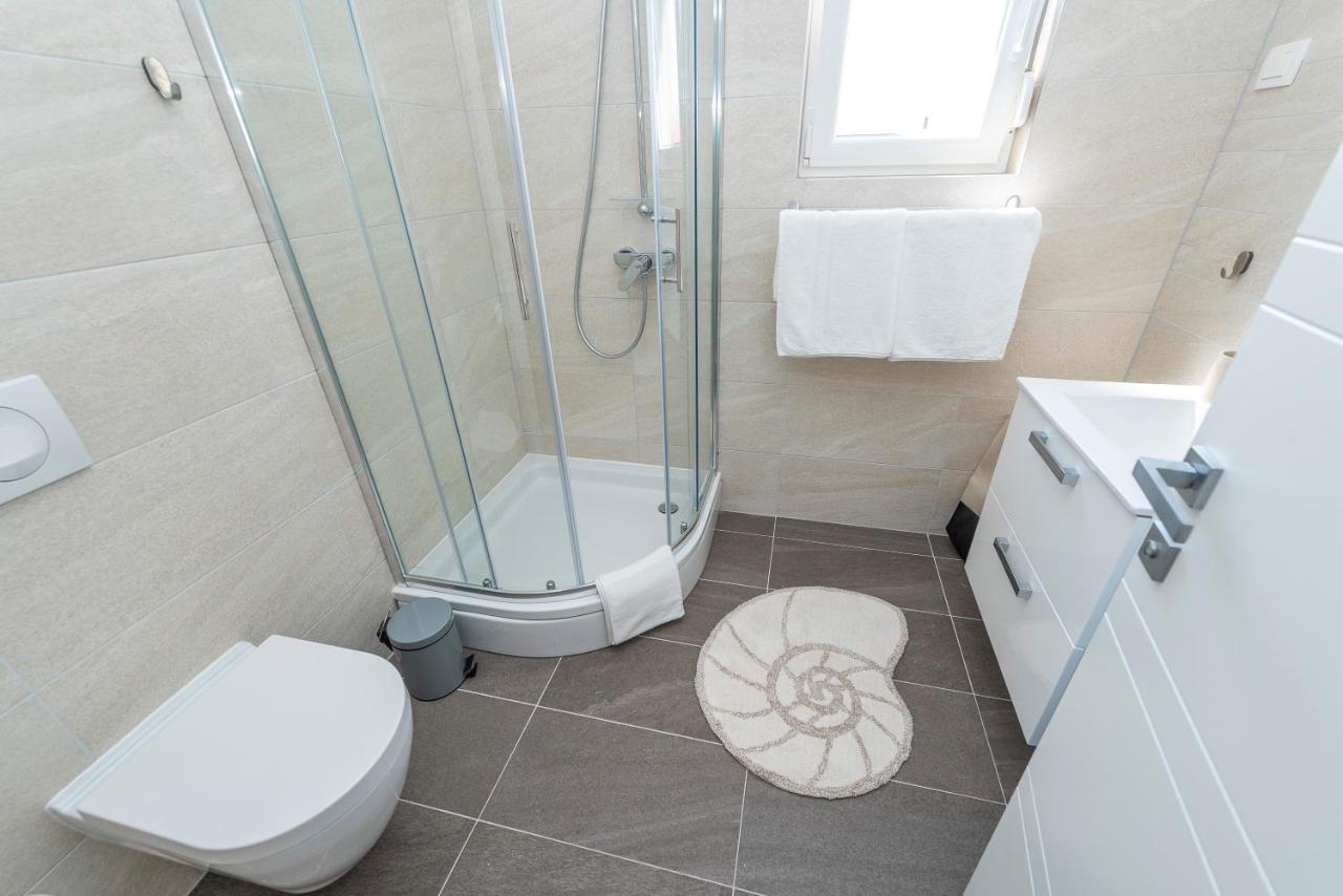 Luxury Apartments - La Vir 1 & 2 Luaran gambar