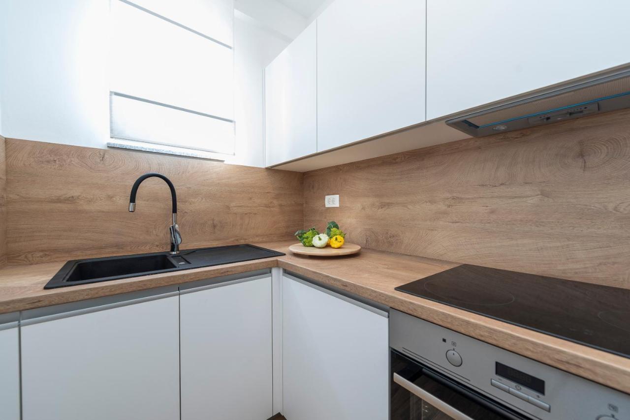Luxury Apartments - La Vir 1 & 2 Luaran gambar
